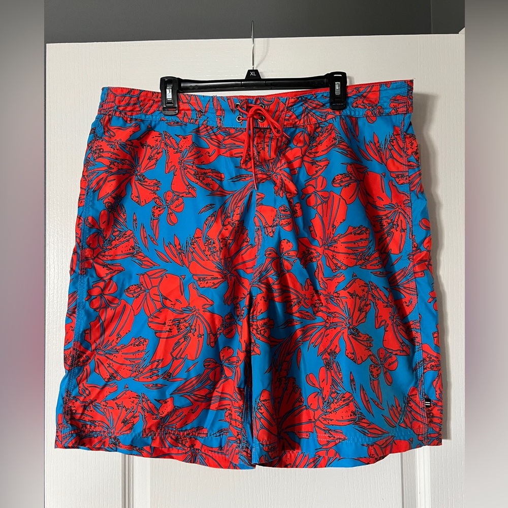 Men’s Nautica Board Shorts / Swim trunks Blue w/ Red Floral‎ Pattern Size 40W